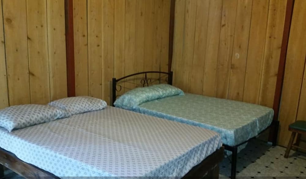 Comfort Room, Multiple Beds, Non Smoking photo 1