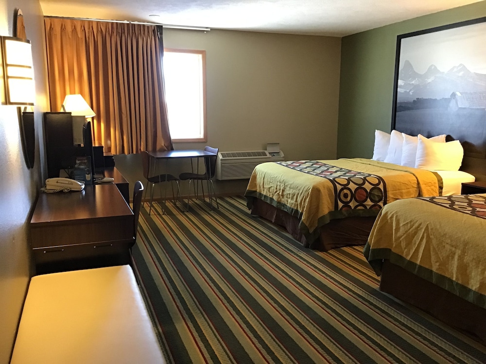 Room, 2 Queen Beds, Smoking photo 1