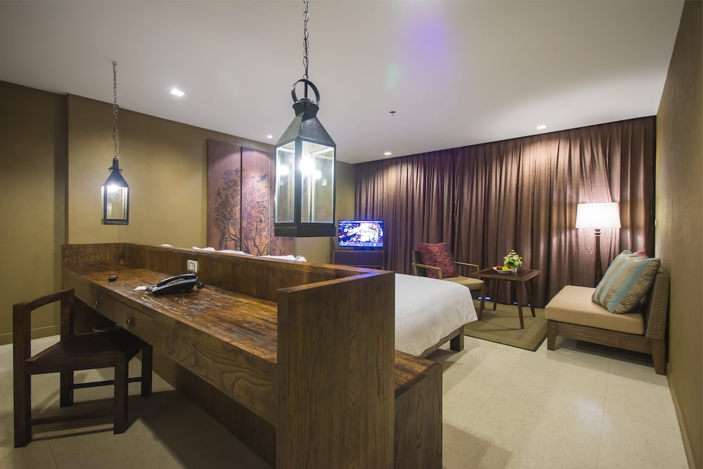 Deluxe Room - Photo 7