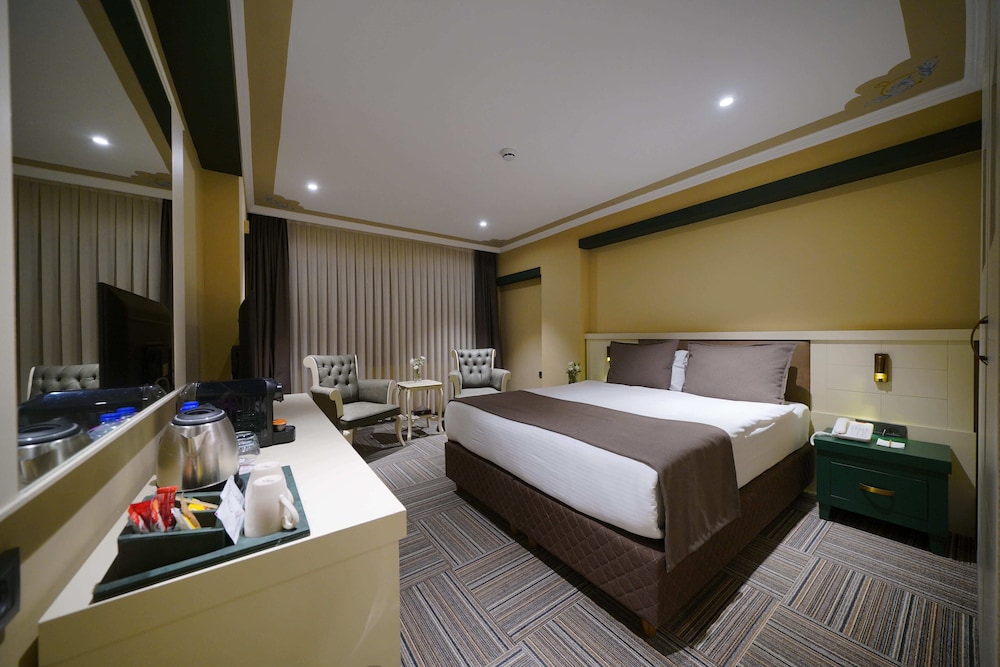 DELUXE ROOM WITH JACUZZI photo 1
