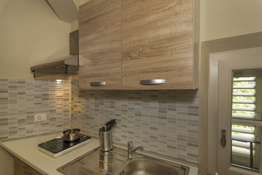 Comfort Double or Twin Room, Kitchenette photo 3