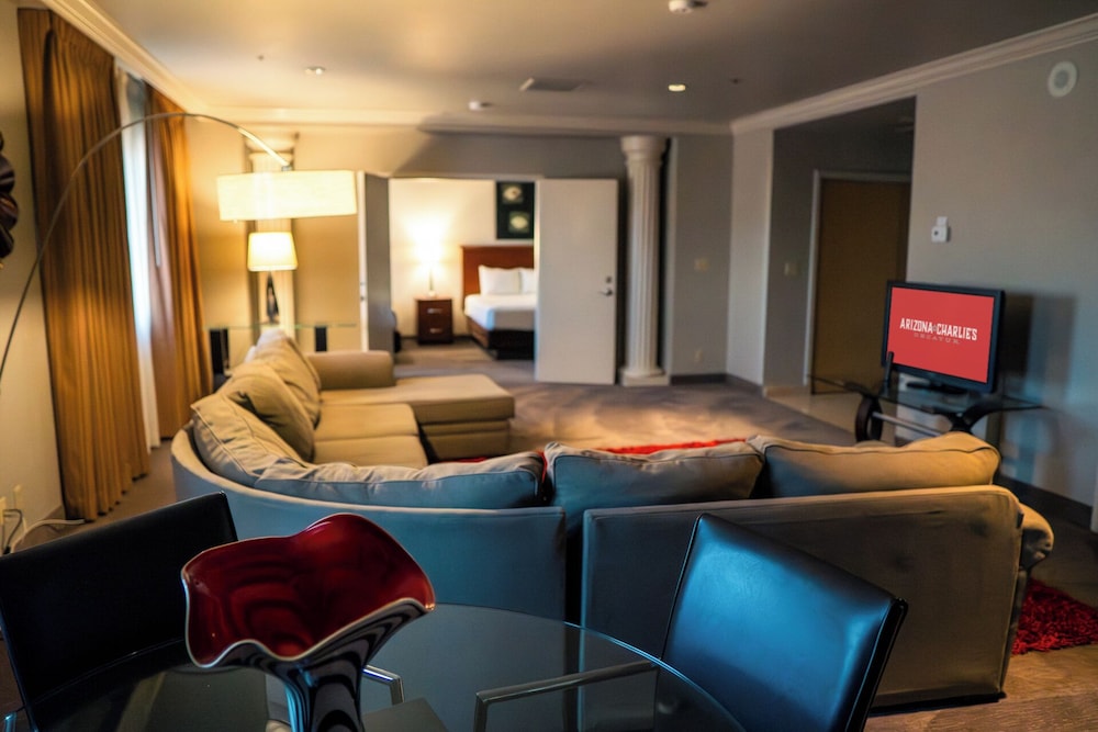 Penthouse Suite - Photo 1