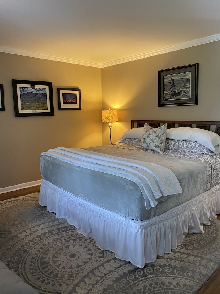 Romantic Room, 1 King Bed, Balcony, Mountainside photo 3