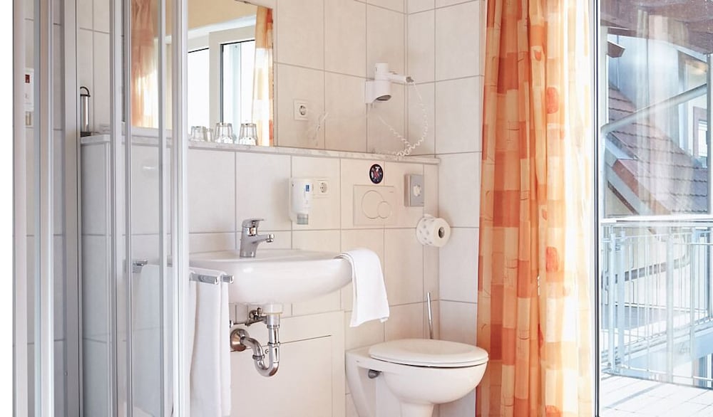 Double Room - Photo 8