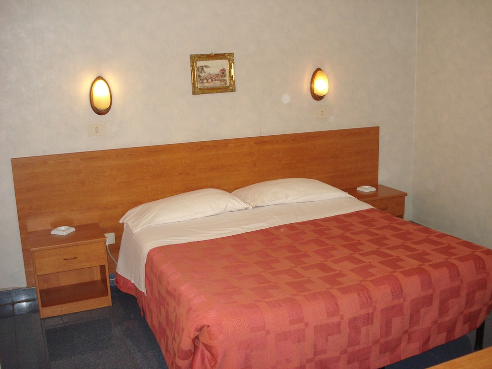 Double or Twin Room, Shared Bathroom