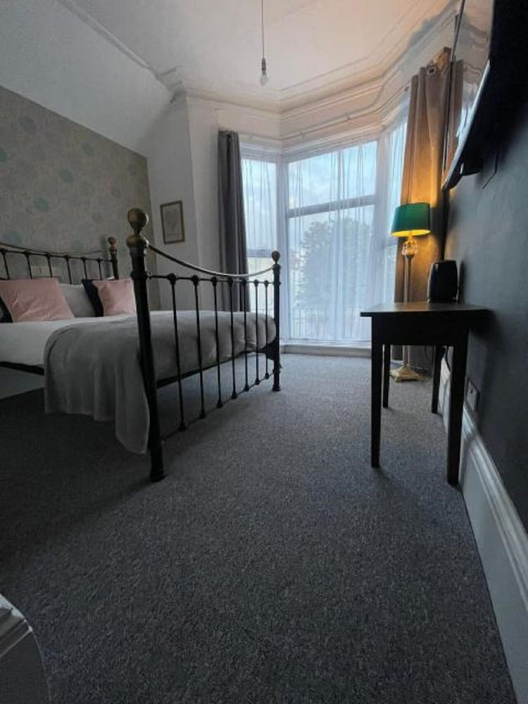 Deluxe Double Room, Ensuite photo 3