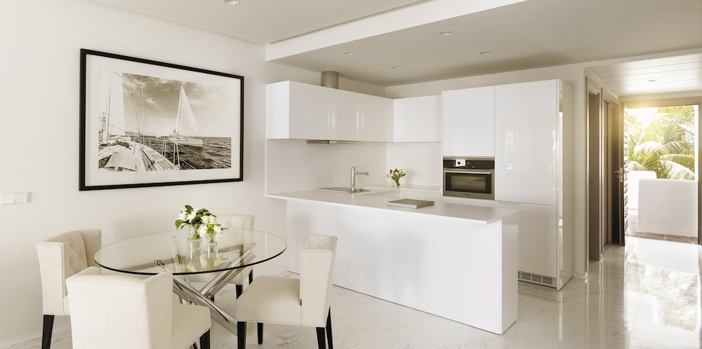Grand Suite with Kitchen (Non Smoking) photo 3