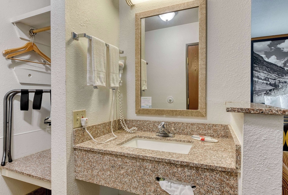 Suite, Multiple Beds, Accessible, Non Smoking (Dog-Friendly) - Photo 6