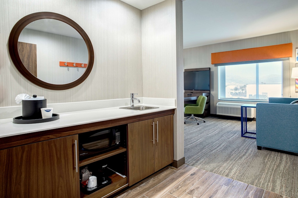 Suite, 2 Queen Beds, Accessible - Photo 4