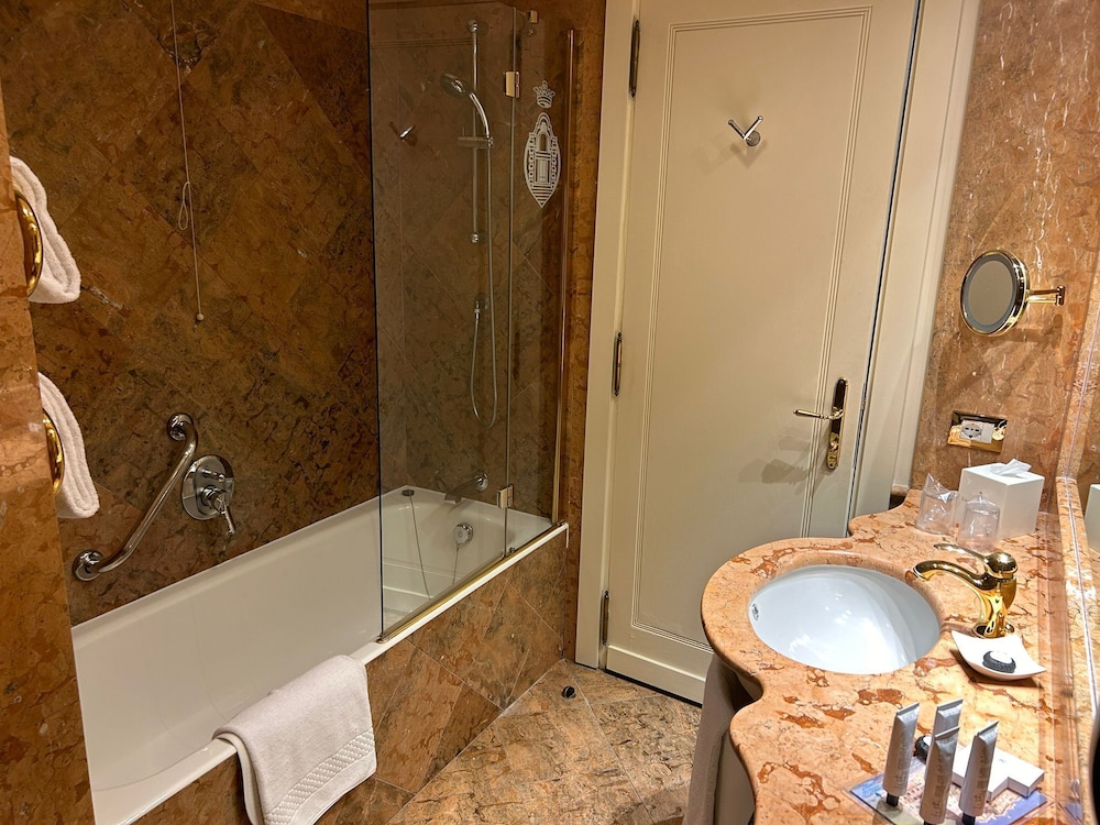 Junior Suite - Photo 8