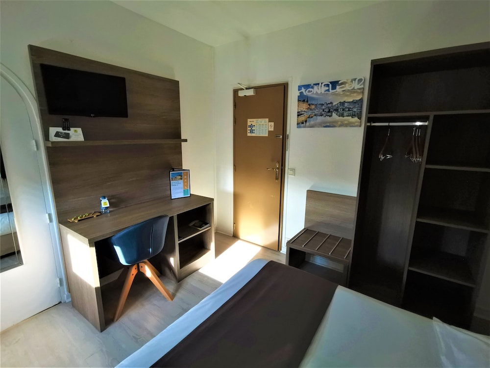 Double Room - Photo 5