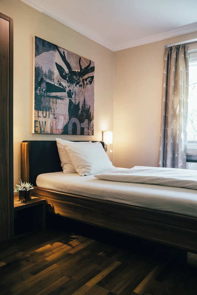 Business Single Room, 1 Large Twin Bed