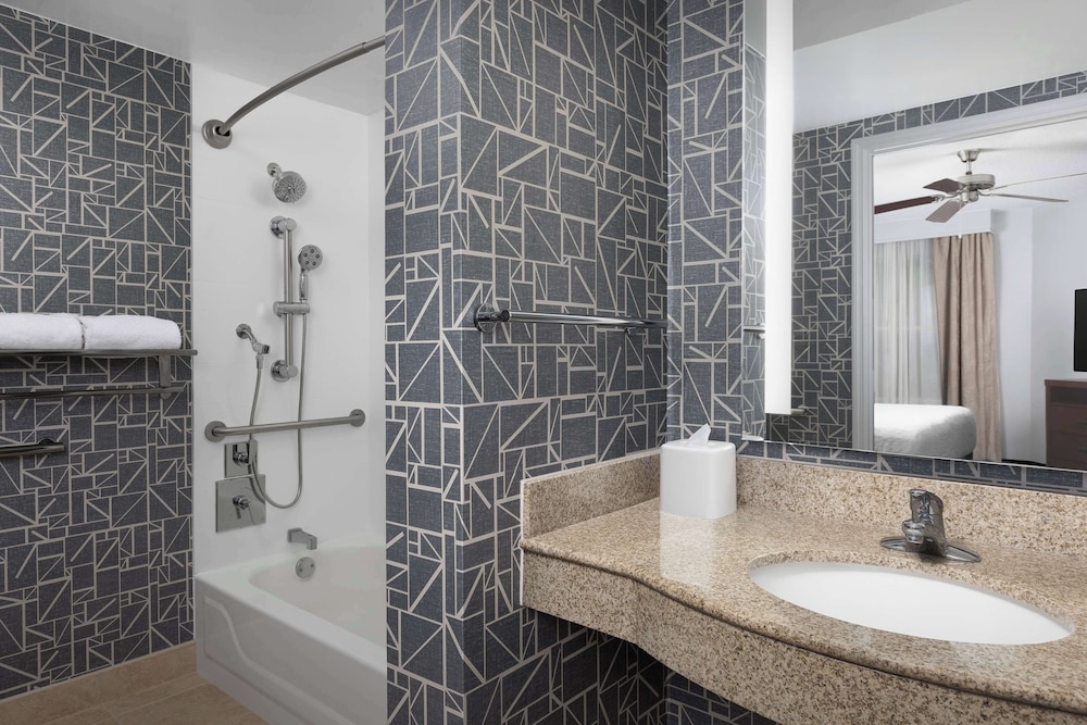 Suite, 1 King Bed, Accessible, Bathtub (Mobility & Hearing) - Photo 5