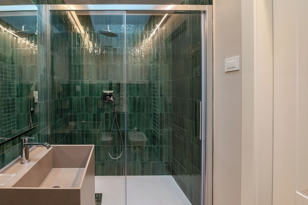 Suite Presidenziale con terrazzo e Jacuzzi, vista Portofino - Photo 50