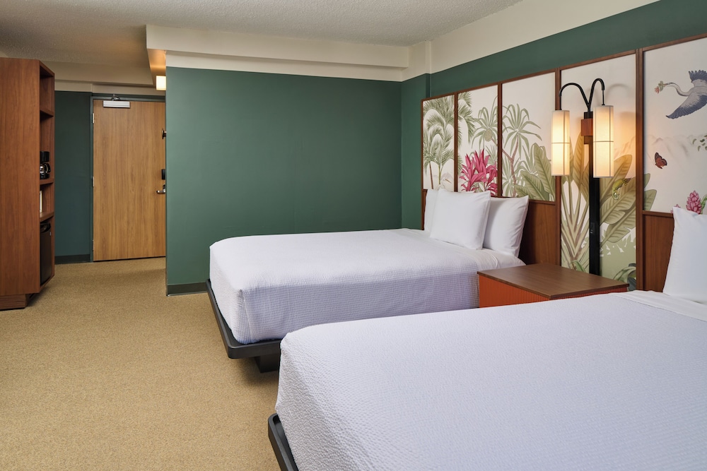 Room, 2 Queen Beds, City View - Photo 1