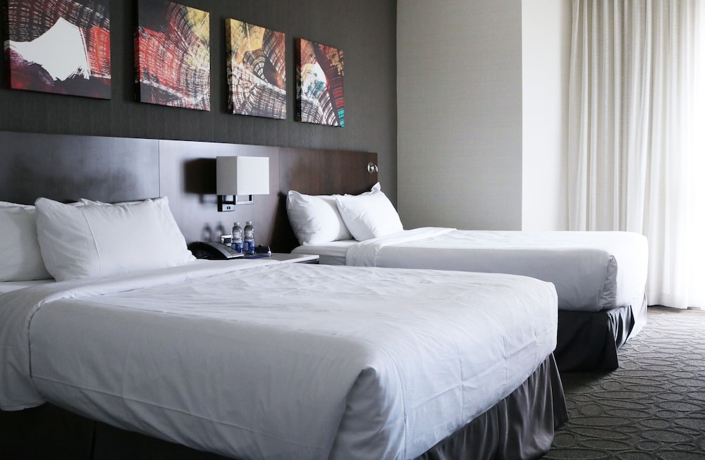 Deluxe Room, 2 Queen Beds, Balcony