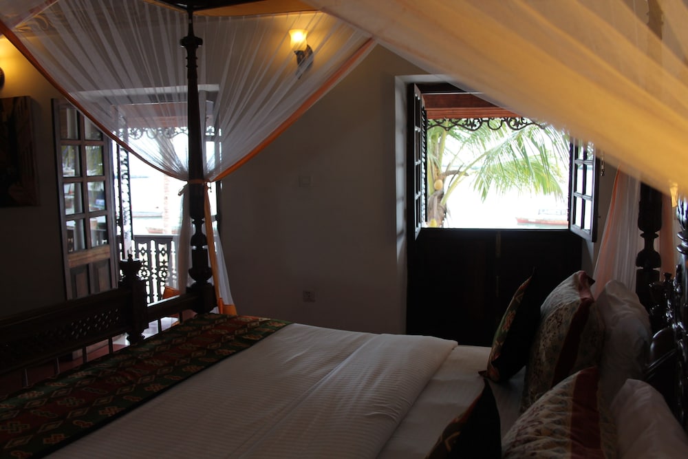 Deluxe Double with Pool view photo 3