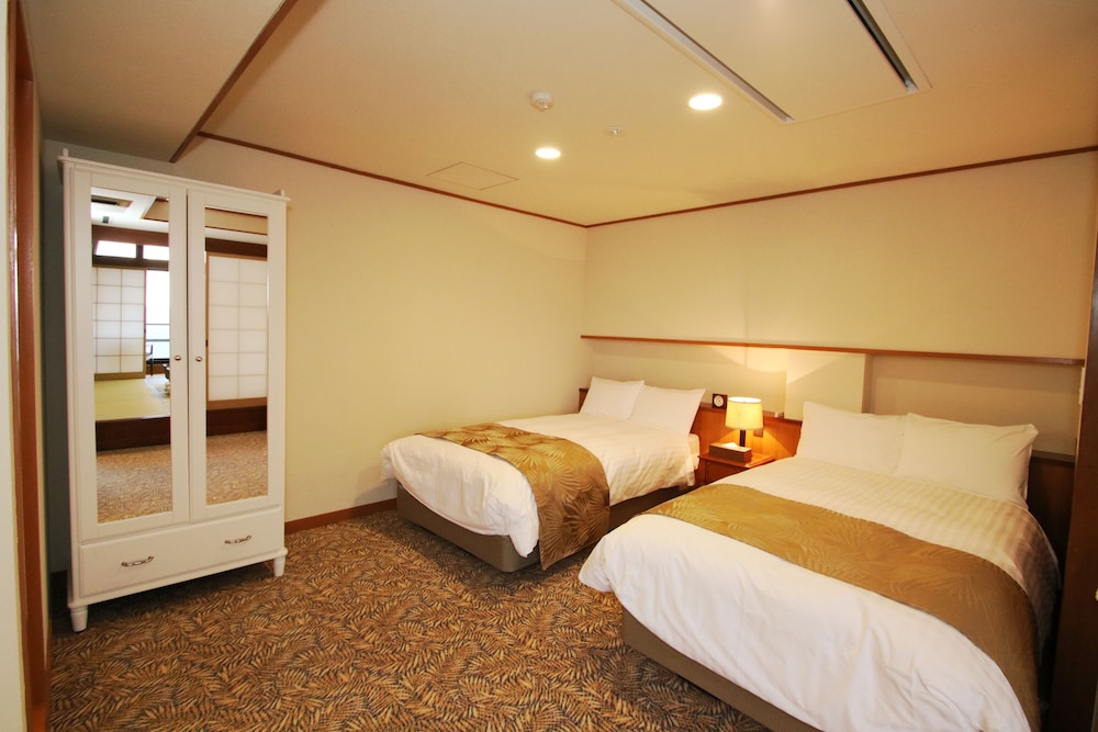 Ocean View Japanese & Western Mixed Room, Halfboard with Japanese Dinner, Non Smoking photo 2