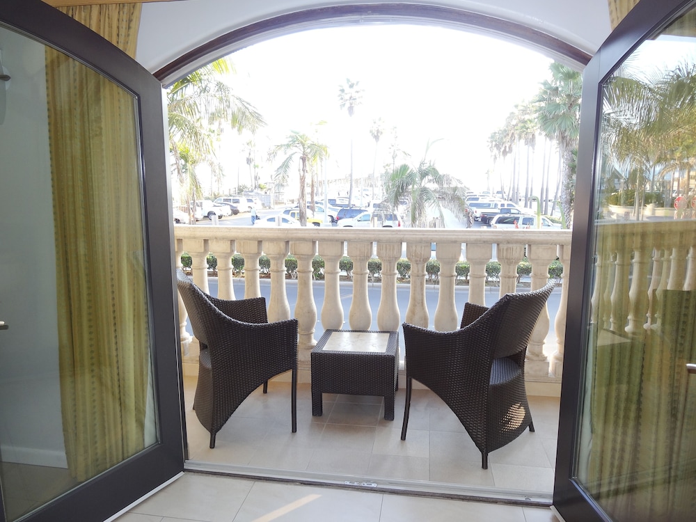 Suite, Ocean View photo 2