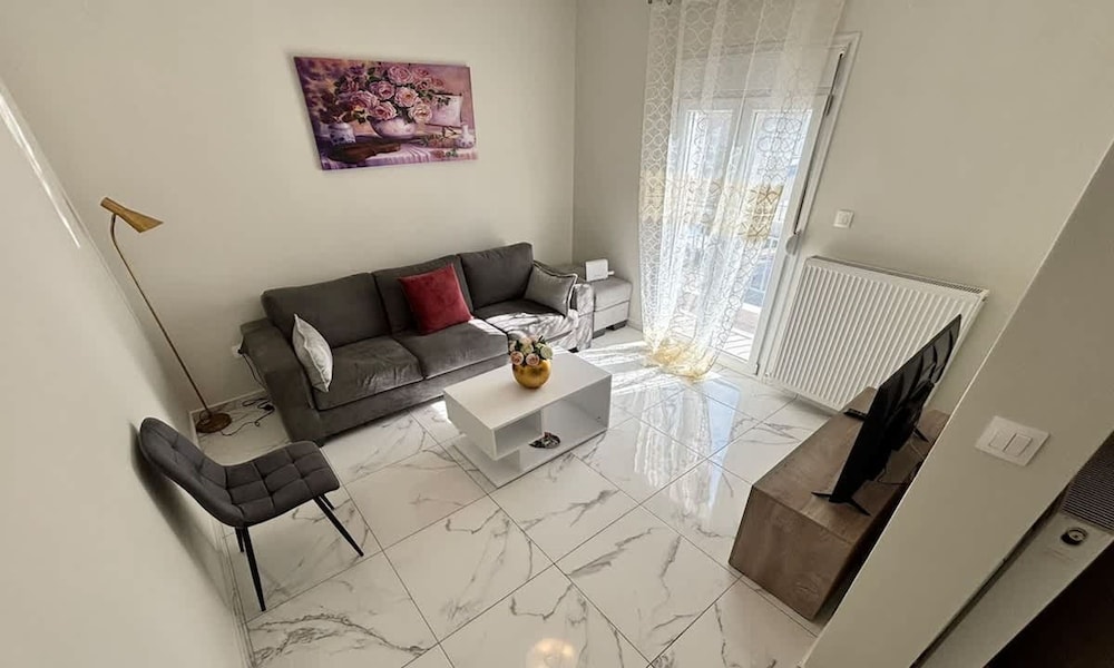 Apartment photo 2