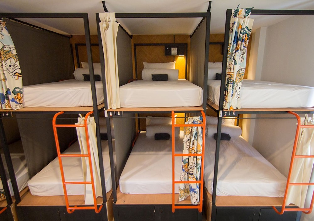 8-Bed Female Dormitory photo 3