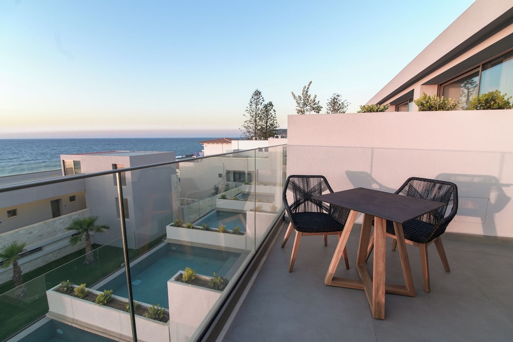 Premium Room, 1 King Bed, Balcony, Sea View