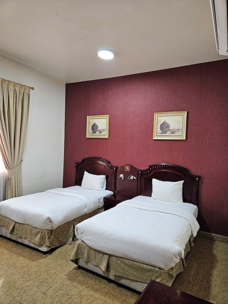 Junior Twin Room, 1 Bedroom, Kitchen, City View