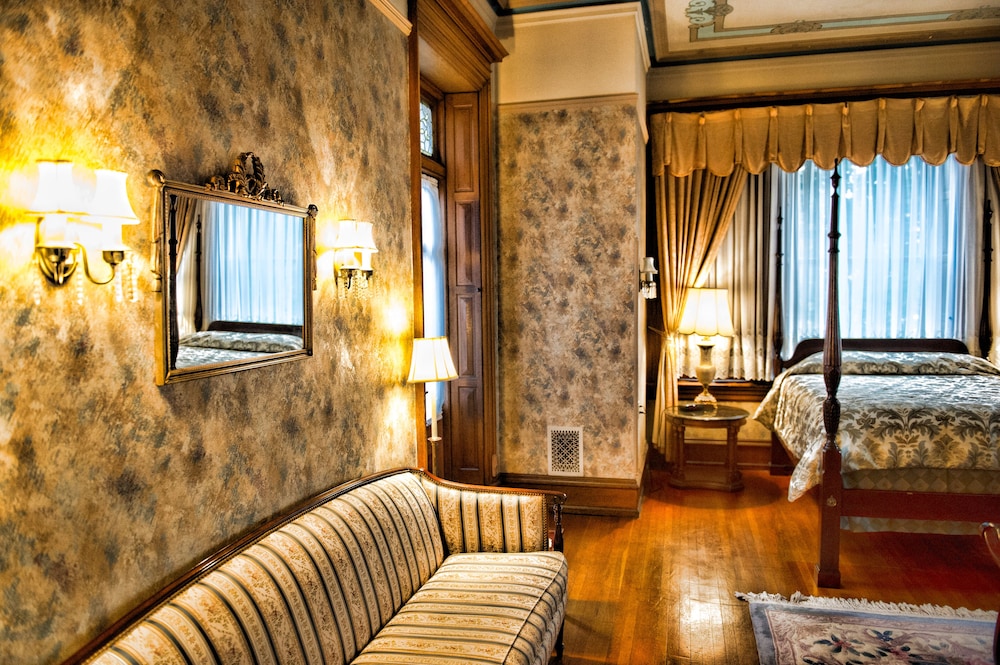 Standard Room, 1 King Bed with Sofa bed