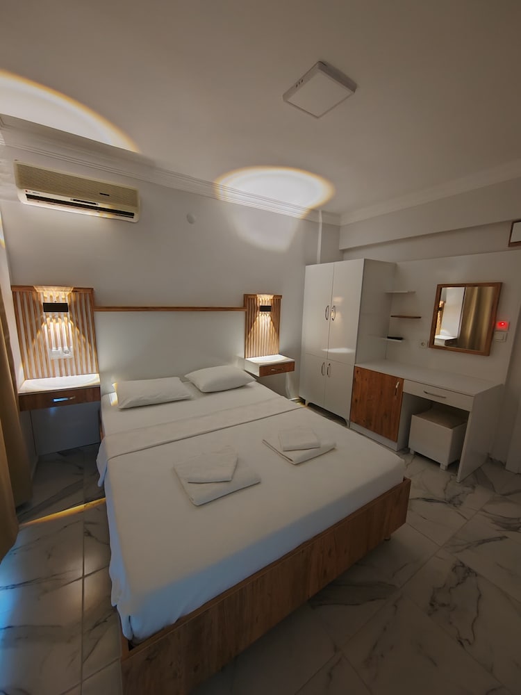 Classic Double Room, City View photo 2