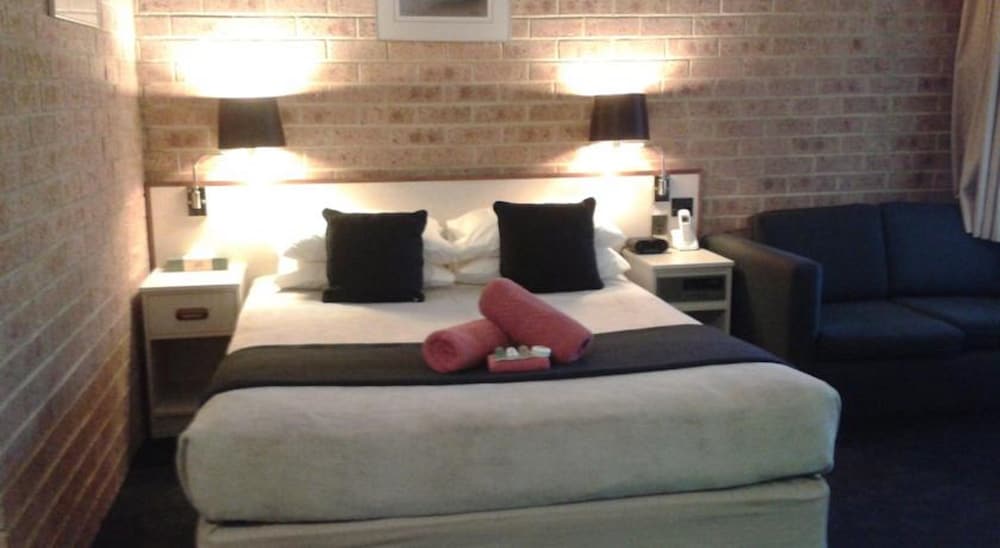 Family Room photo 3