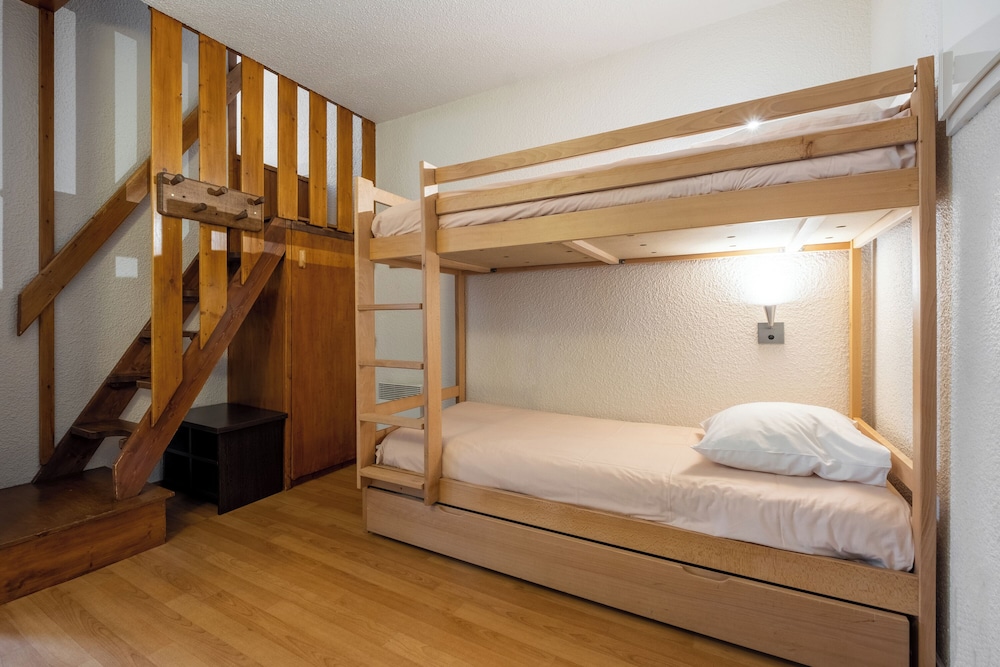 2 Bedrooms Apartment, Balcony (7 persons and 1 Baby) - Right bank of the River photo 1