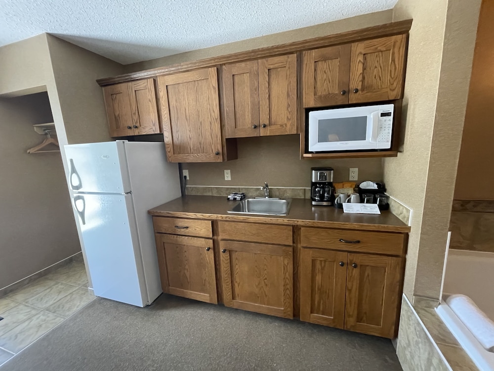 Suite, Jetted Tub photo 2