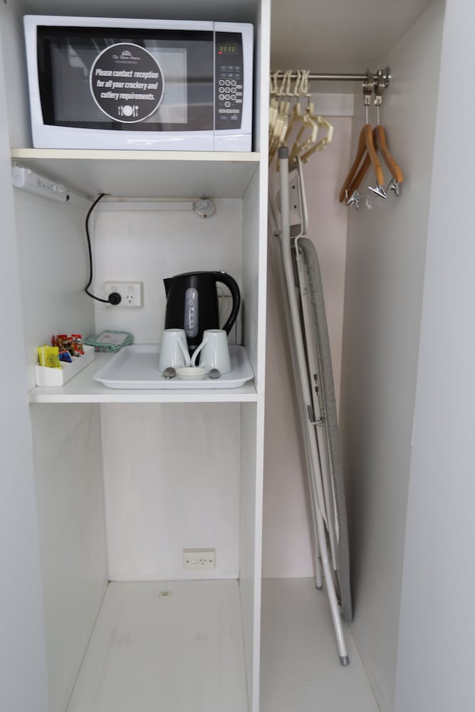 Business Room, 1 King Bed, Ensuite