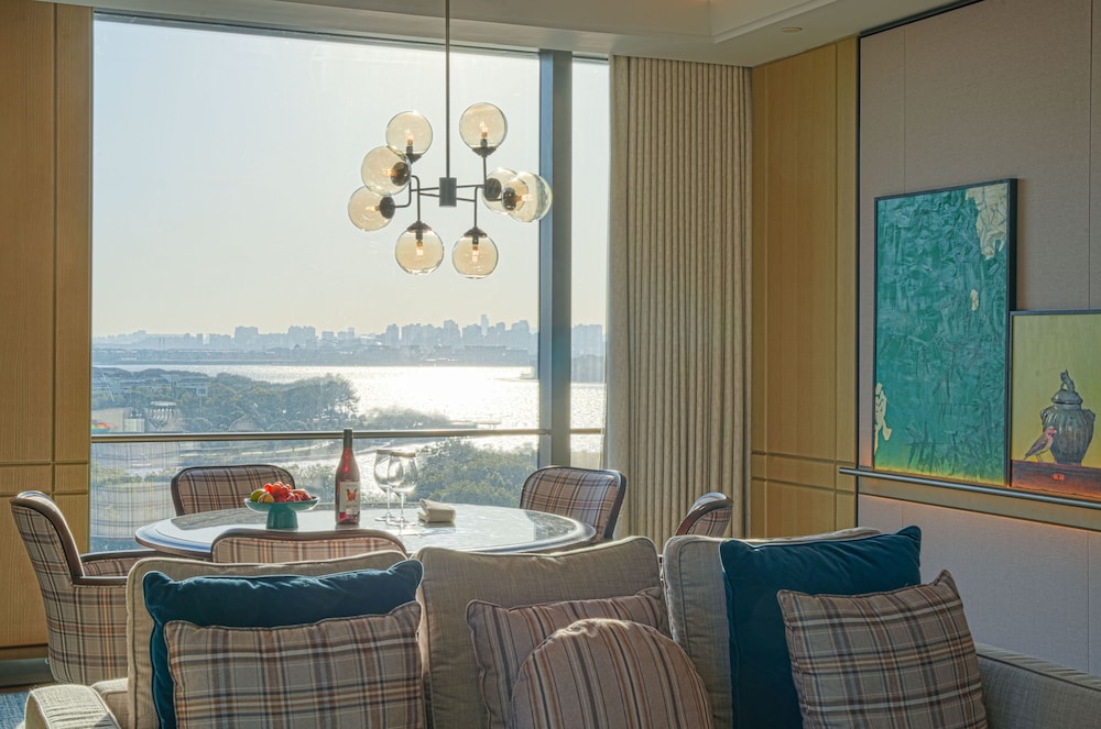 Park Lakeview Suite - Photo 3