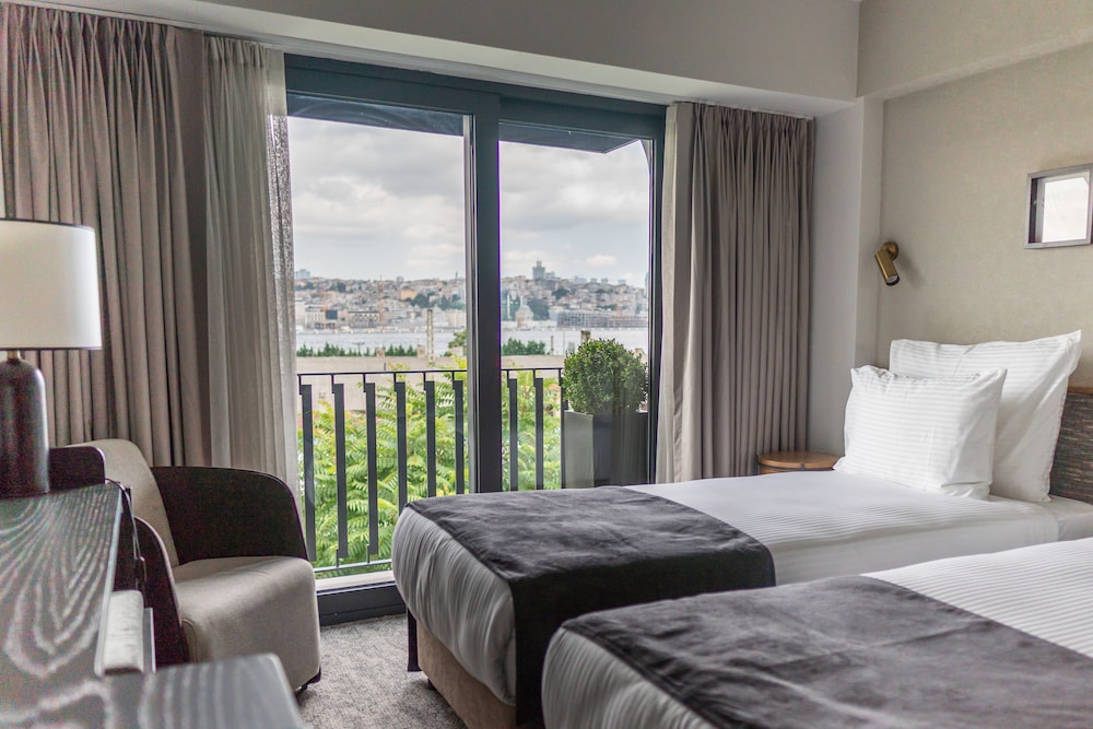 Standard Double or Twin Room (Bosphorus View) photo 1
