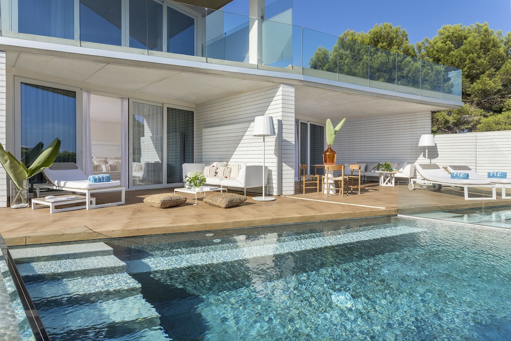 Ultimate Me+ Suite Private Pool with Sea View - Photo 2