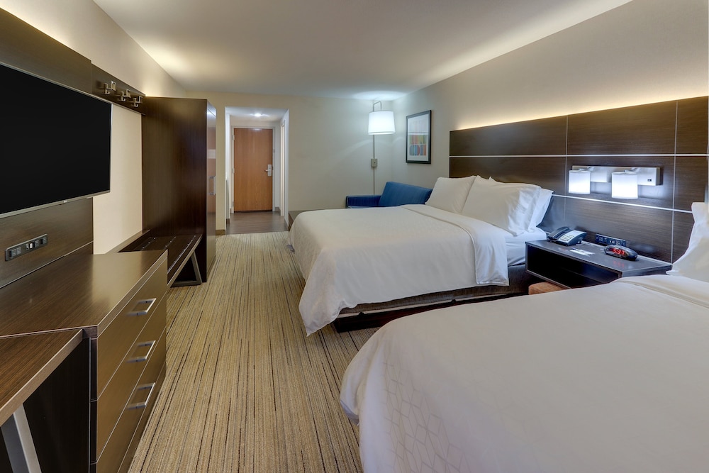 Suite, 2 Queen Beds - Photo 5