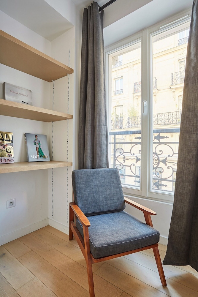 Apartment photo 2