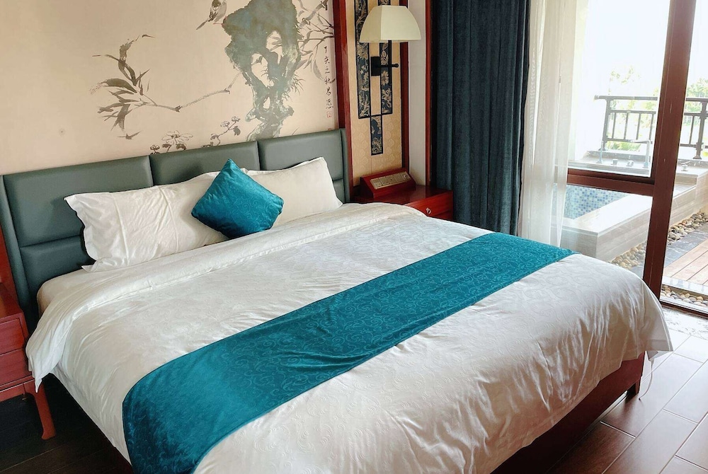 Deluxe Room, Multiple Beds, Non Smoking