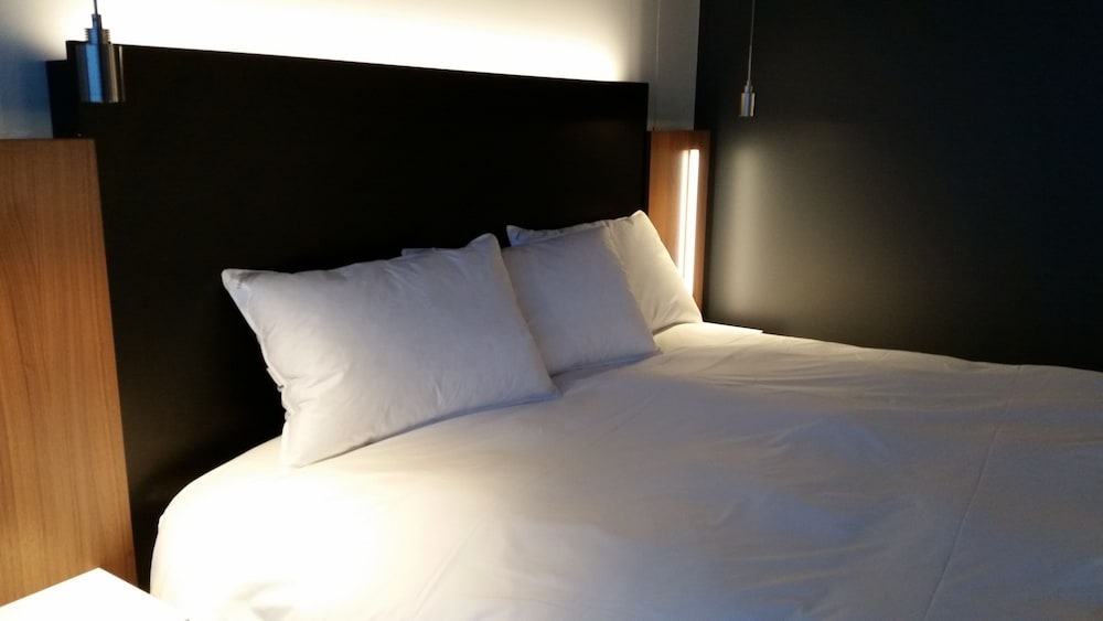 Standard Room, Multiple Beds photo 3