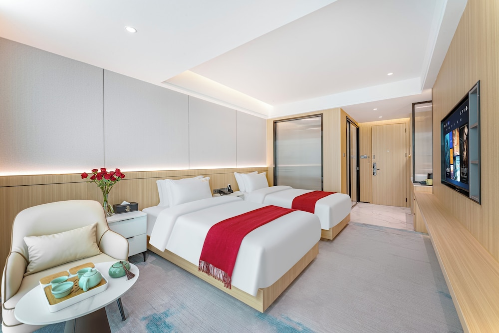 Luxury Twin Room, City View