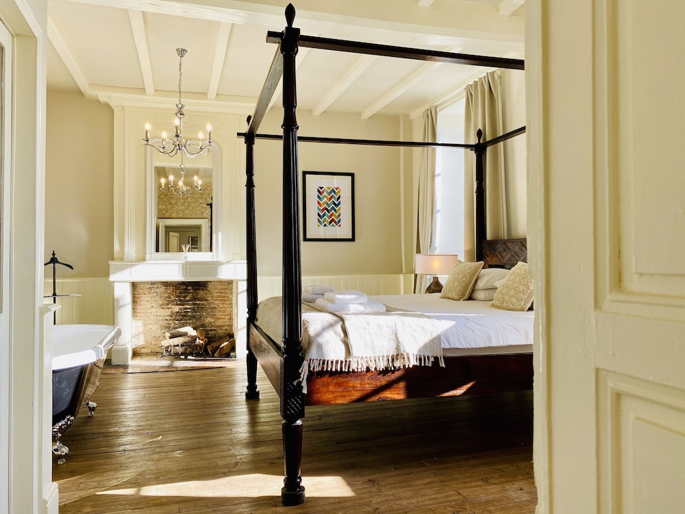Honeymoon Apartment
