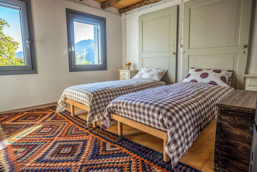House, 2 Bedrooms, Mountainside