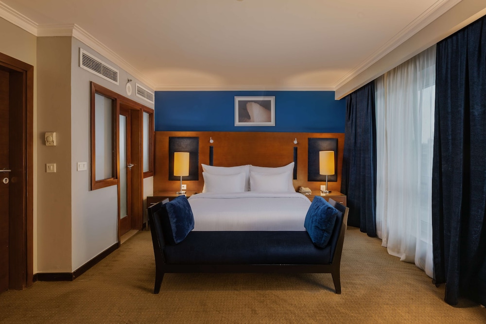 Diplomatic Suite - Photo 1