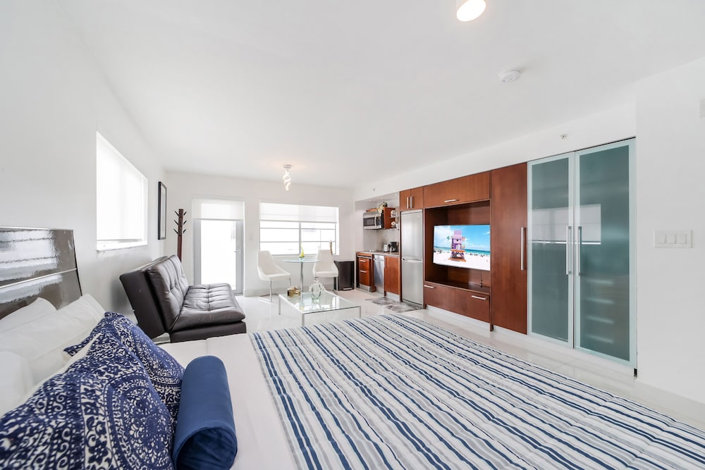 Superior King Suite With Balcony