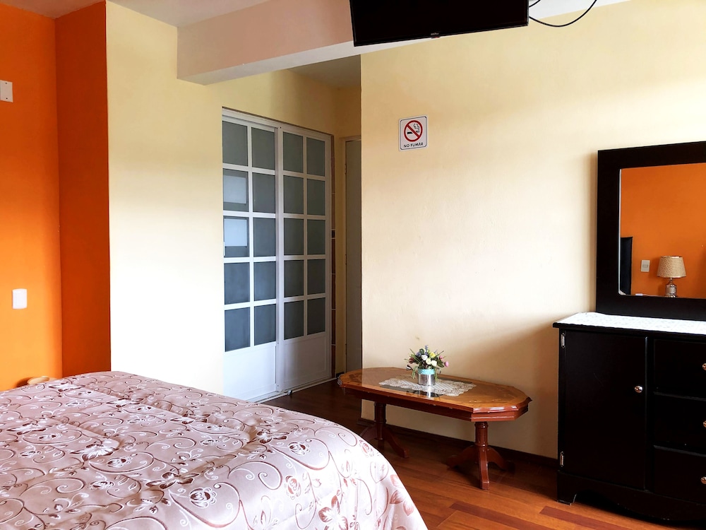 Standard Room, 1 King Bed, Resort View photo 3