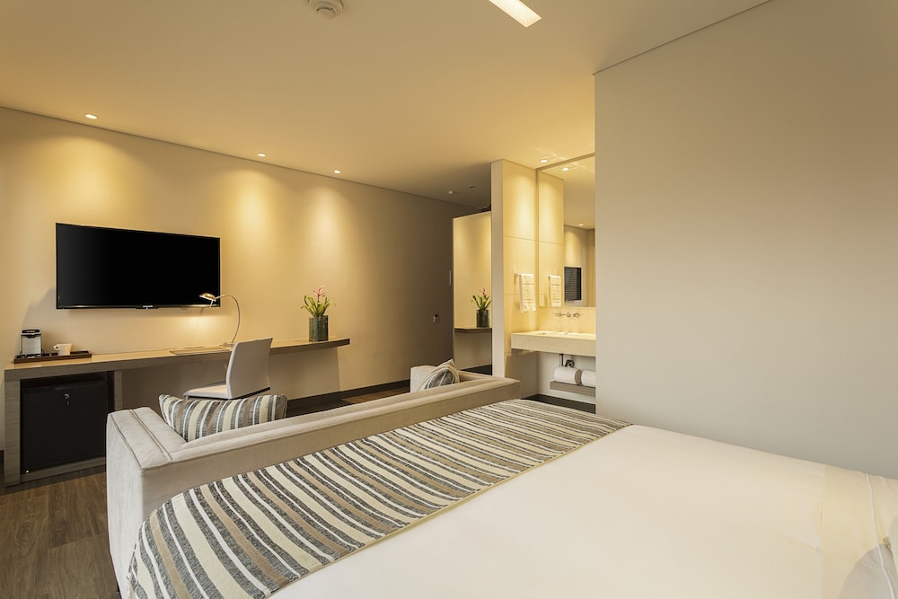 Superior Room, 1 Queen Bed photo 3