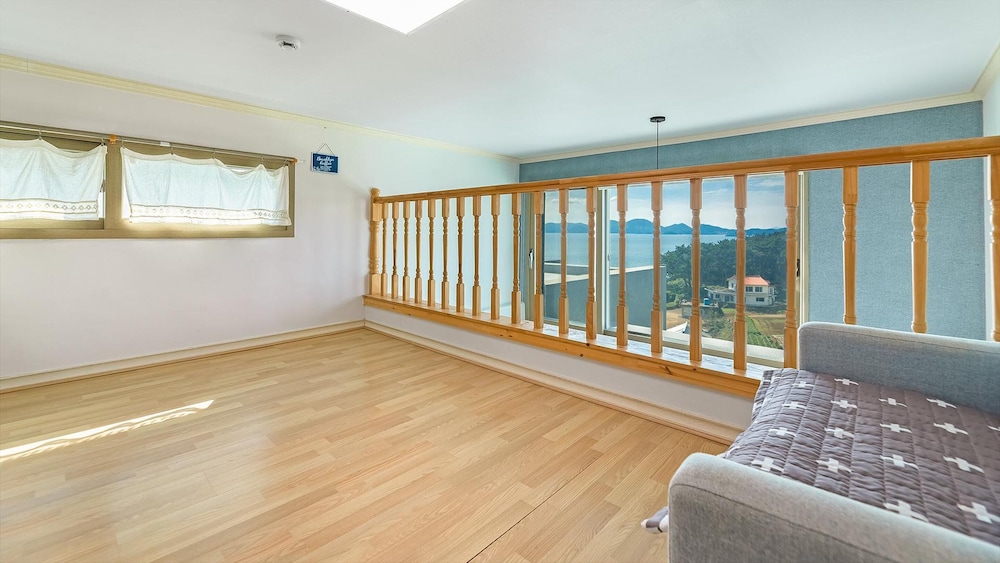 Basic Room, 1 Bedroom (104(OceanView,Spa,withpet)) - Photo 6