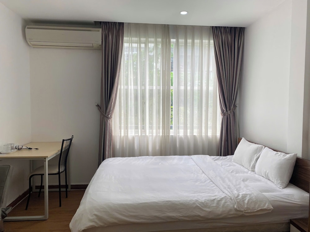 Basic Room, Balcony