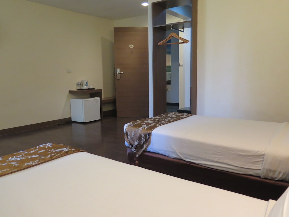 Deluxe Room - Photo 8